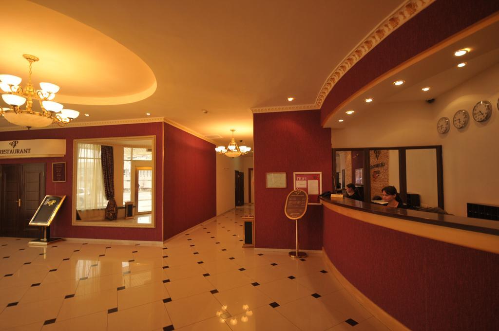 Golden Palace Hotel Aqtau Buitenkant foto