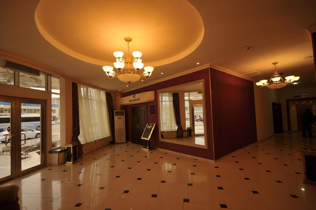 Golden Palace Hotel Aqtau Buitenkant foto