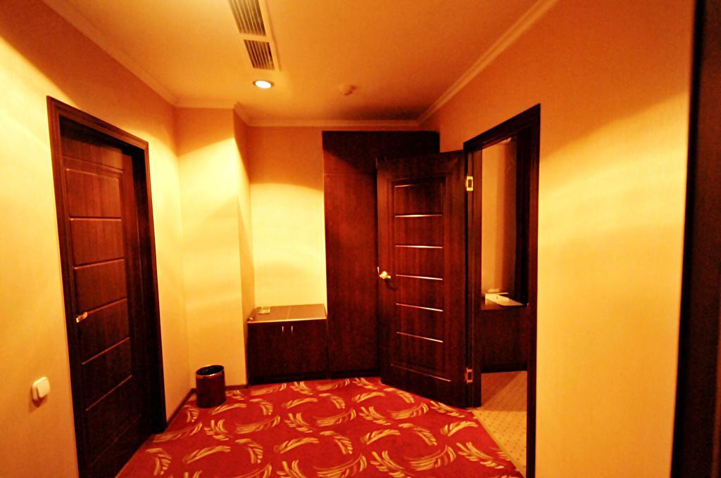 Golden Palace Hotel Aqtau Kamer foto
