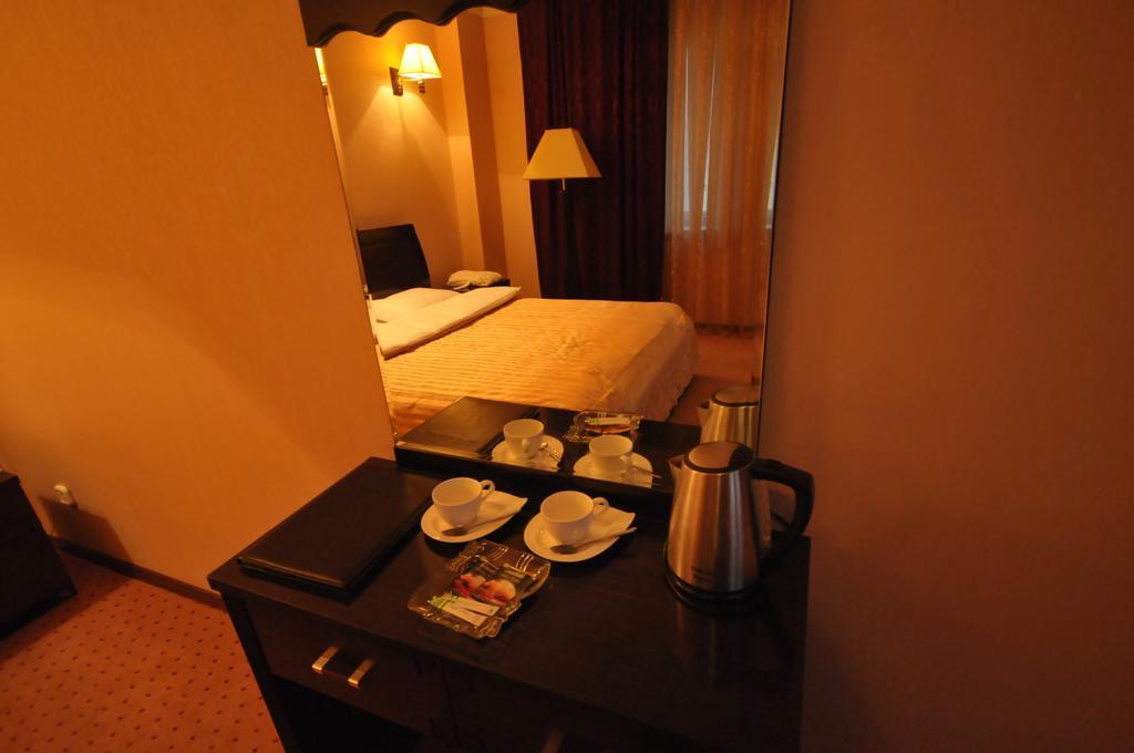 Golden Palace Hotel Aqtau Kamer foto