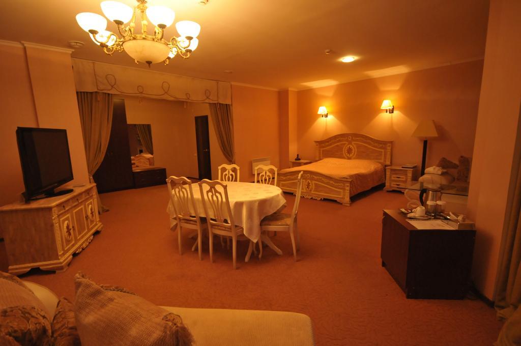 Golden Palace Hotel Aqtau Kamer foto