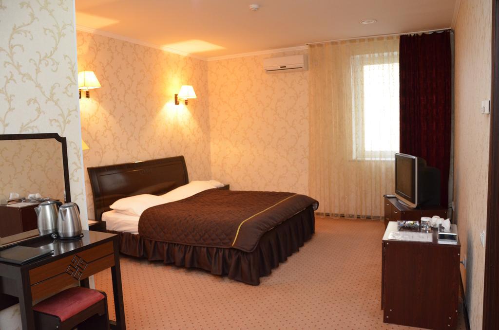 Golden Palace Hotel Aqtau Buitenkant foto